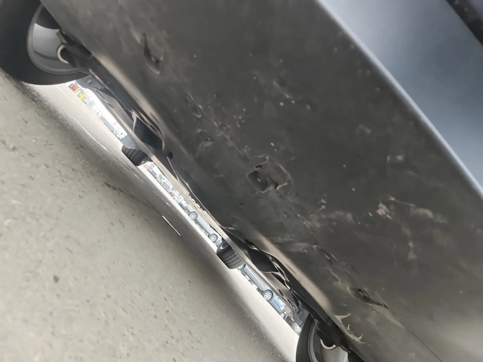 Undercarriage - Rear Photo