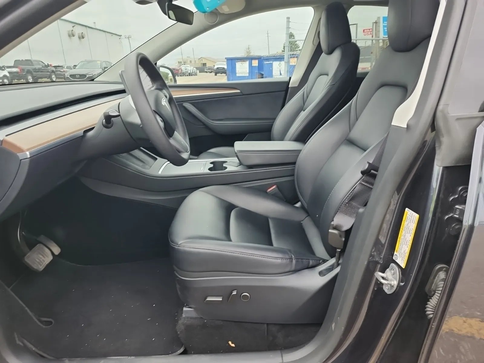 Front Interior Photo