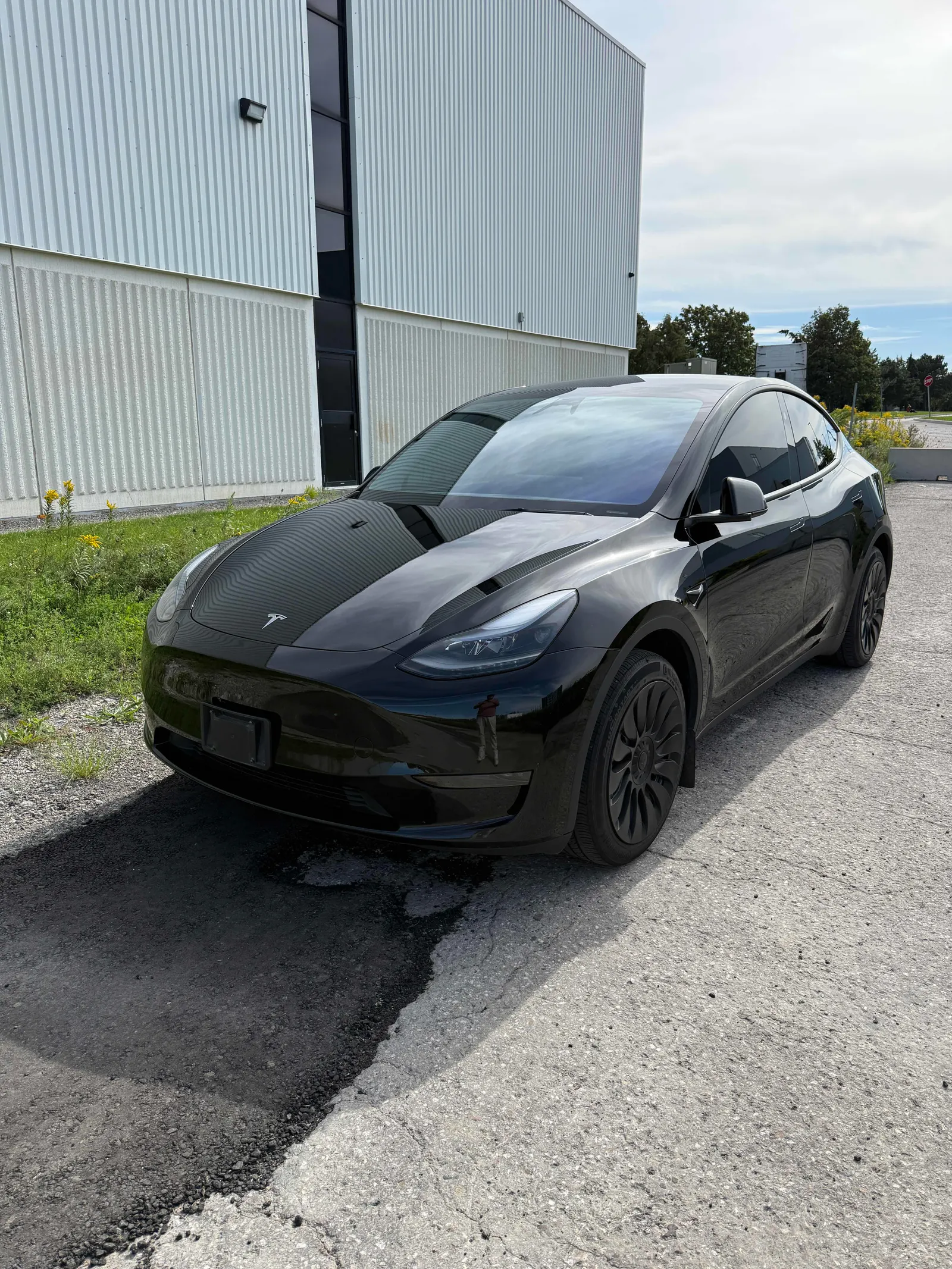 3/4 Front (Main image)