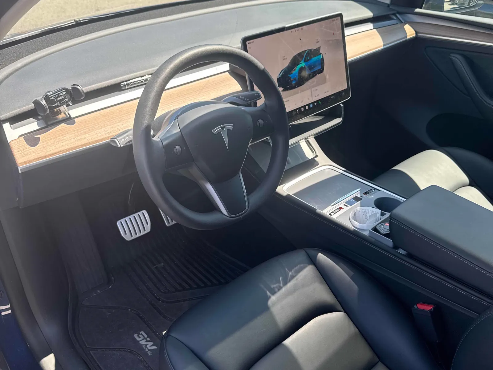 Interior driver side
