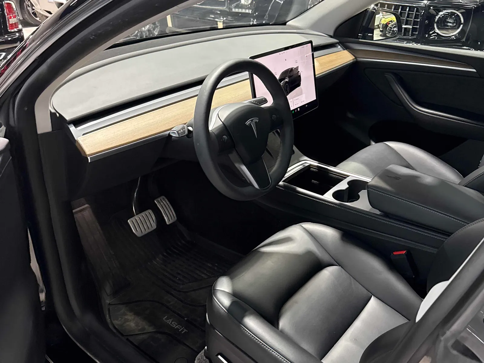Interior driver side