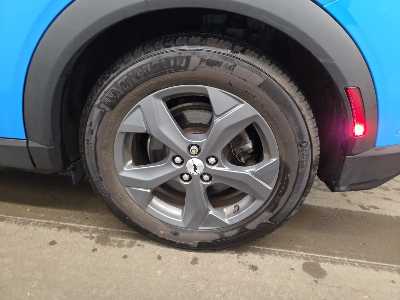 Left Rear Wheel/Tire Photo