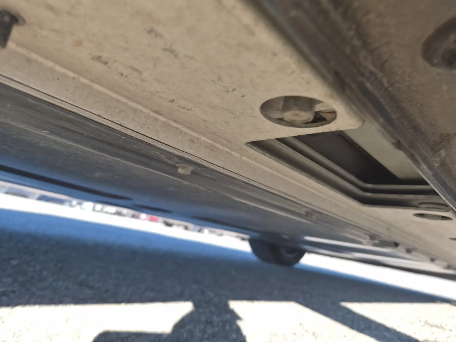 Undercarriage - Passenger Photo