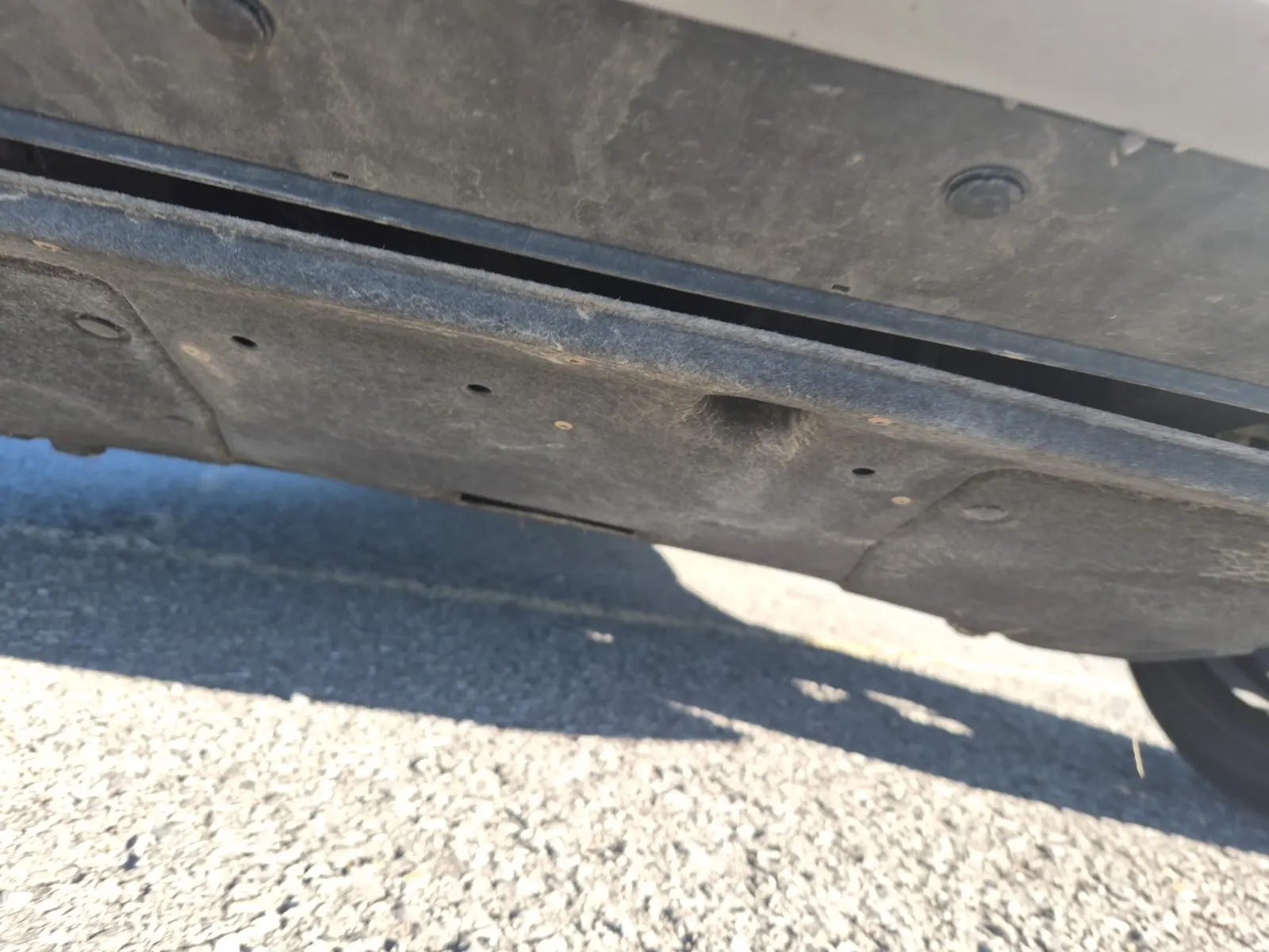 Undercarriage - Rear Photo