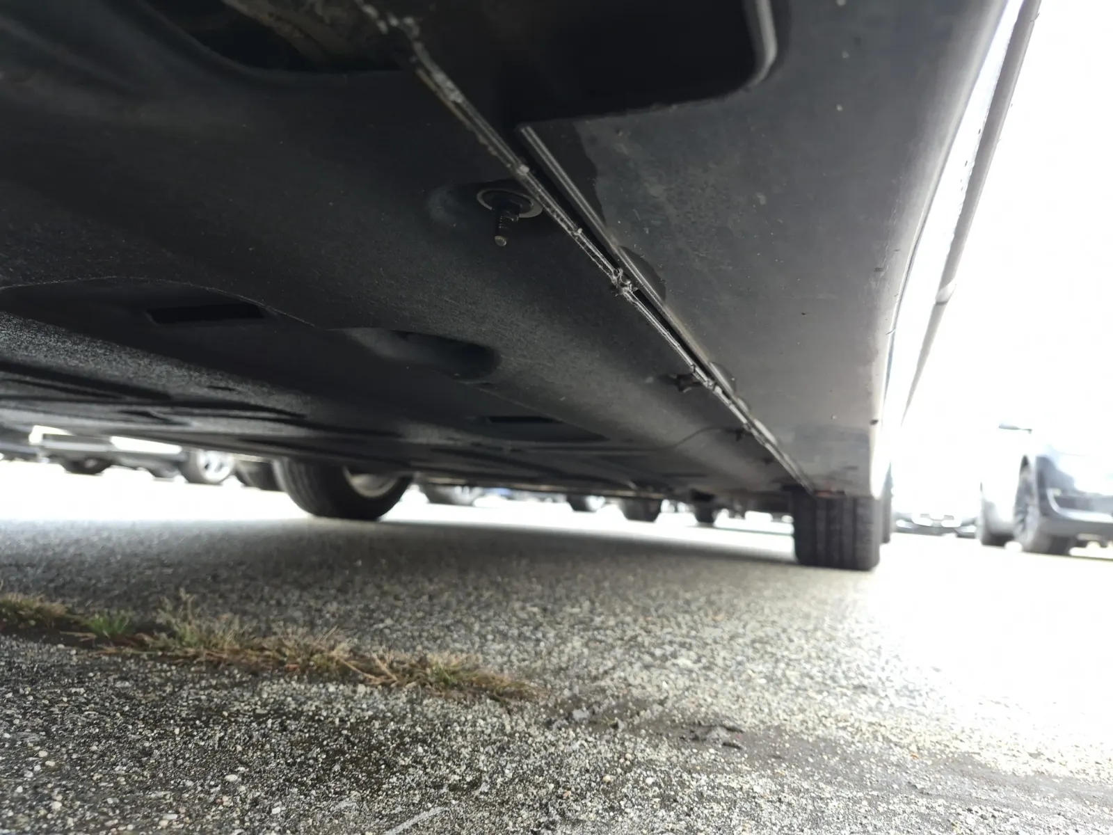 Undercarriage - Passenger Photo