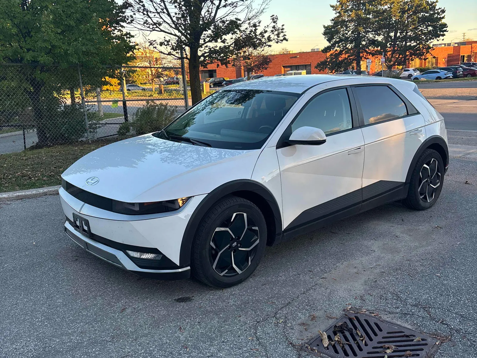 3/4 Front (Main image)