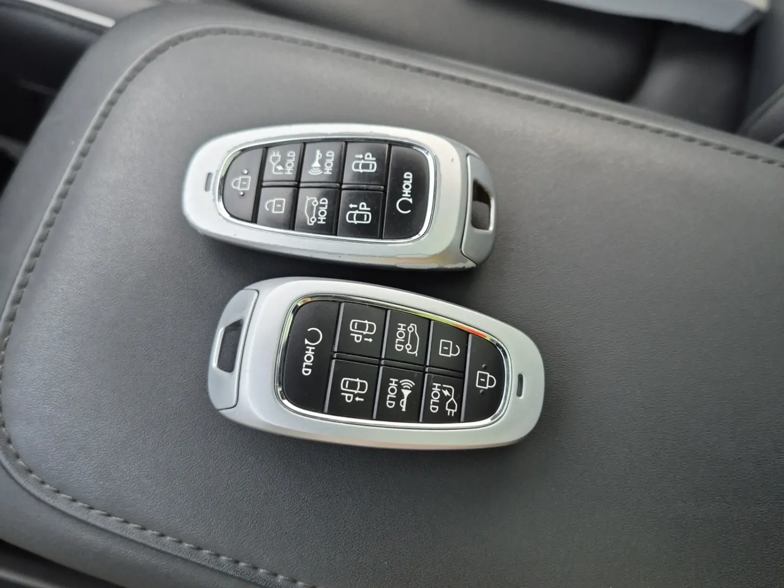 Keys/Fobs/Manual Photo