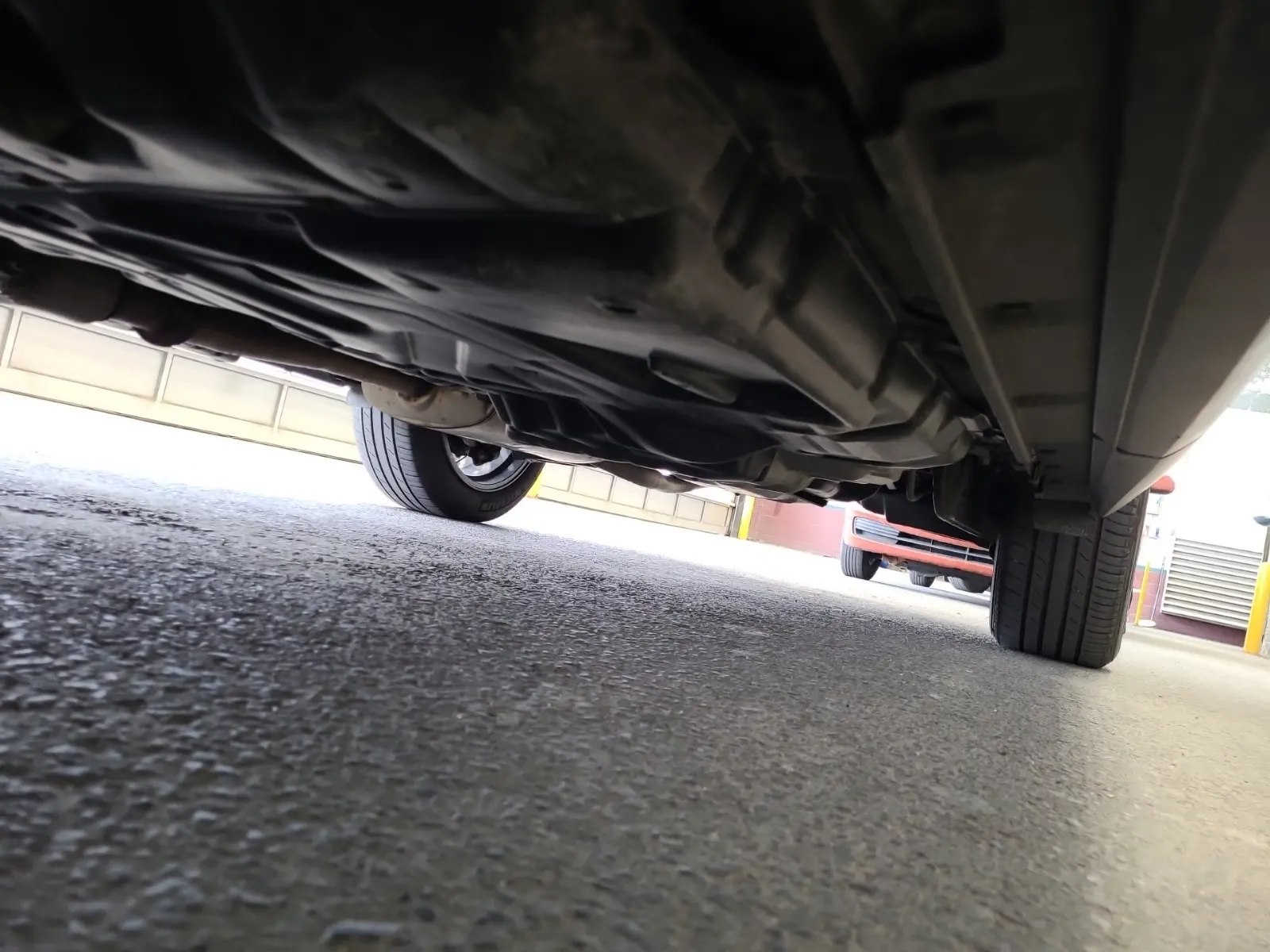 Undercarriage - Driver Photo