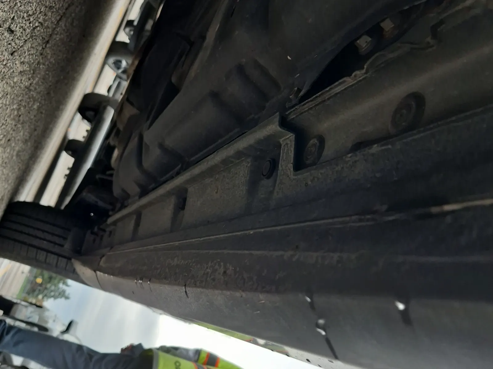 Undercarriage - Driver Photo