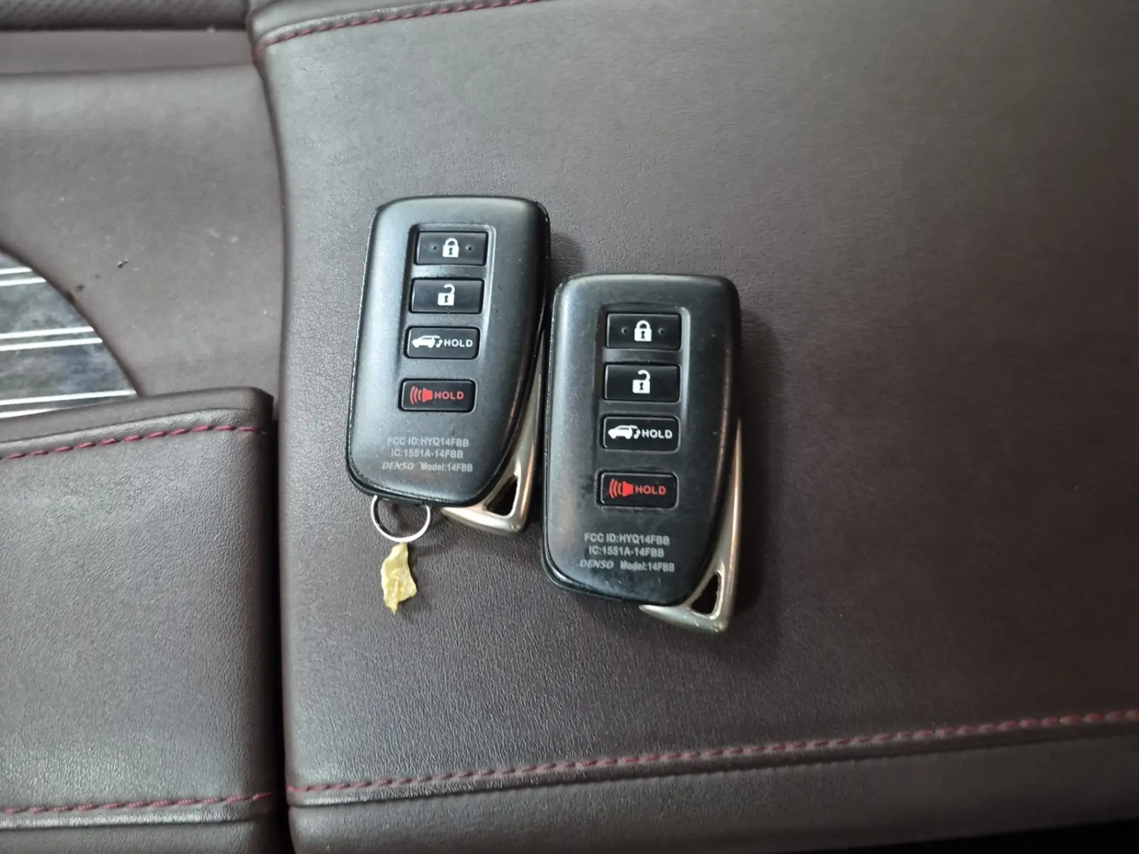 Keys/Fobs/Manual Photo
