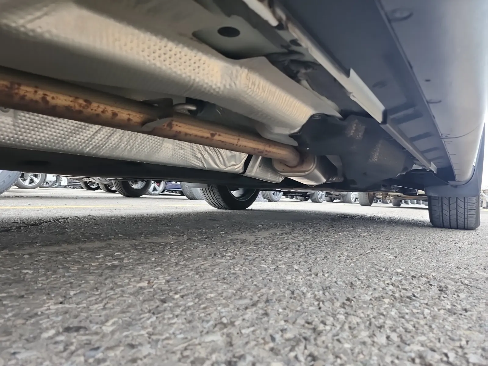 Undercarriage - Passenger Photo