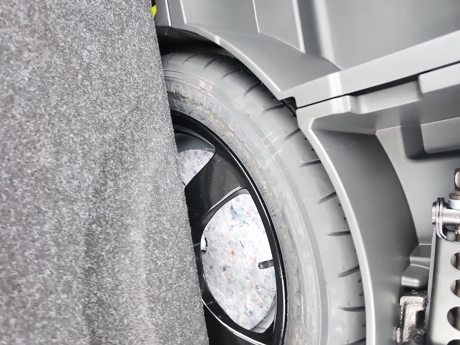 Spare Tire & Wheel Photo