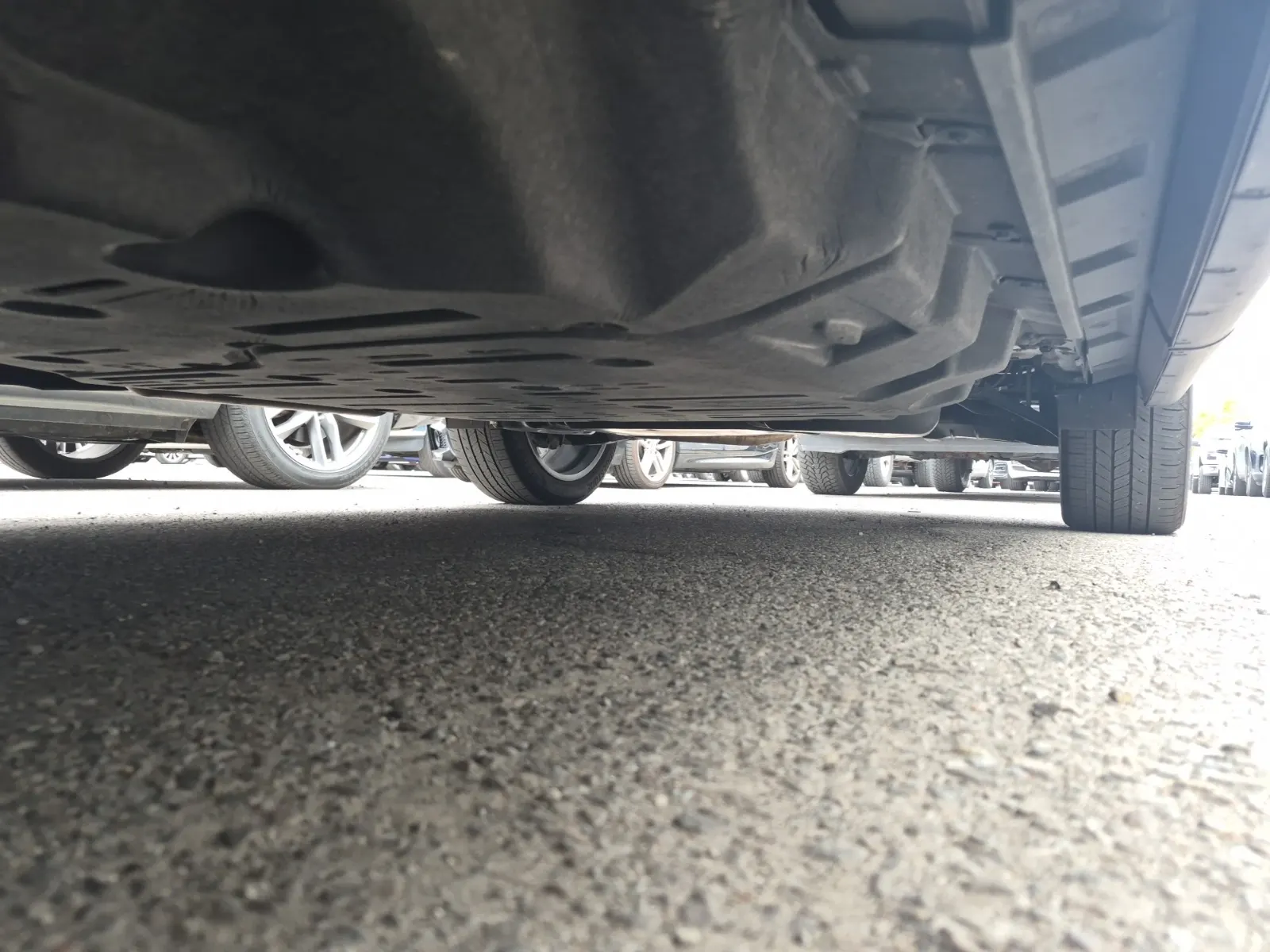 Undercarriage - Driver Photo