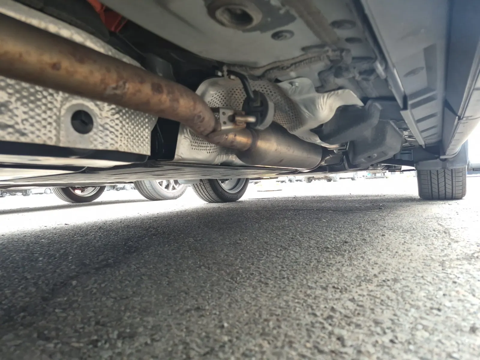 Undercarriage - Passenger Photo
