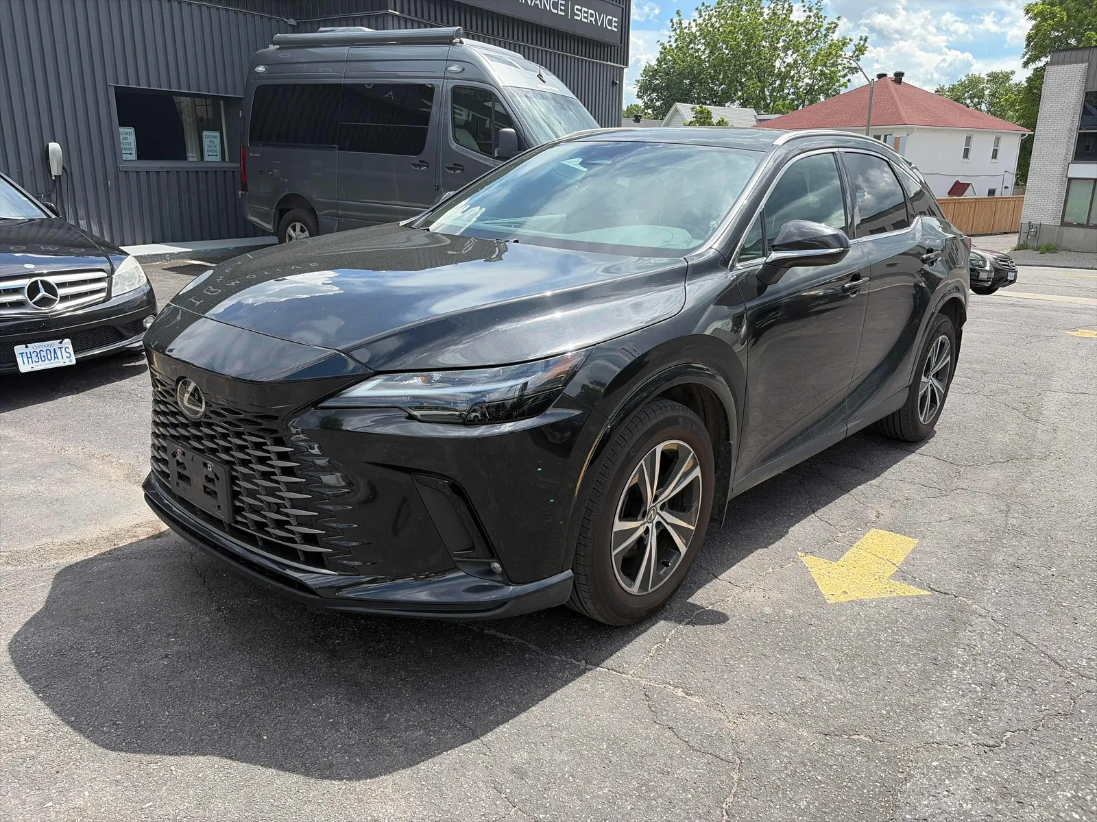 3/4 Front (Main image)