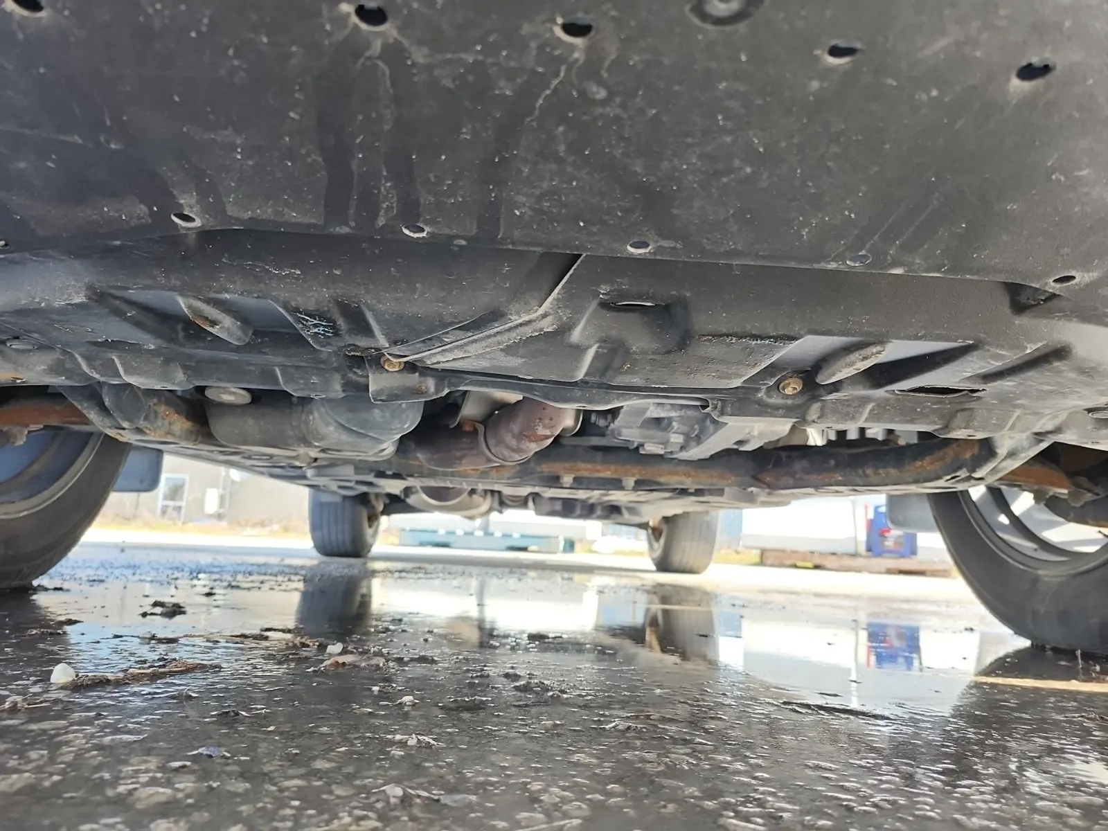 Undercarriage - Front Photo