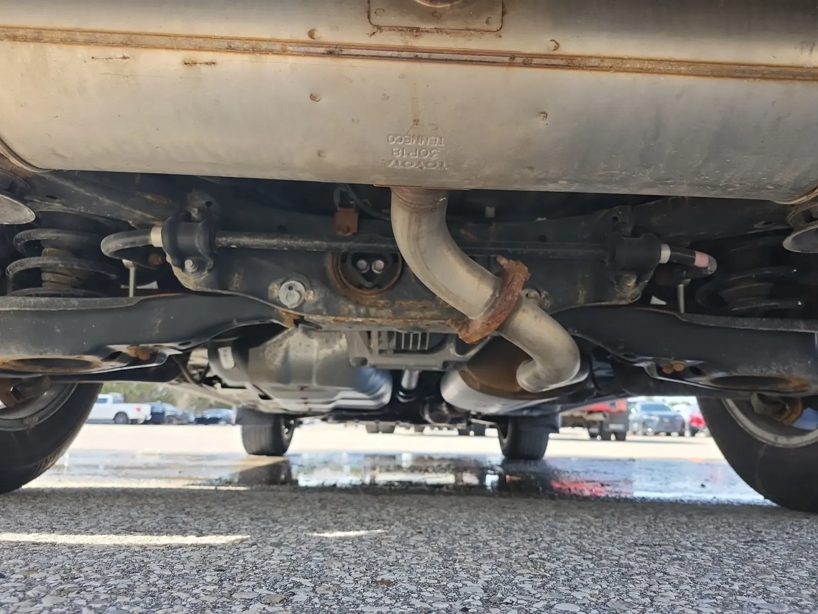 Undercarriage - Rear Photo