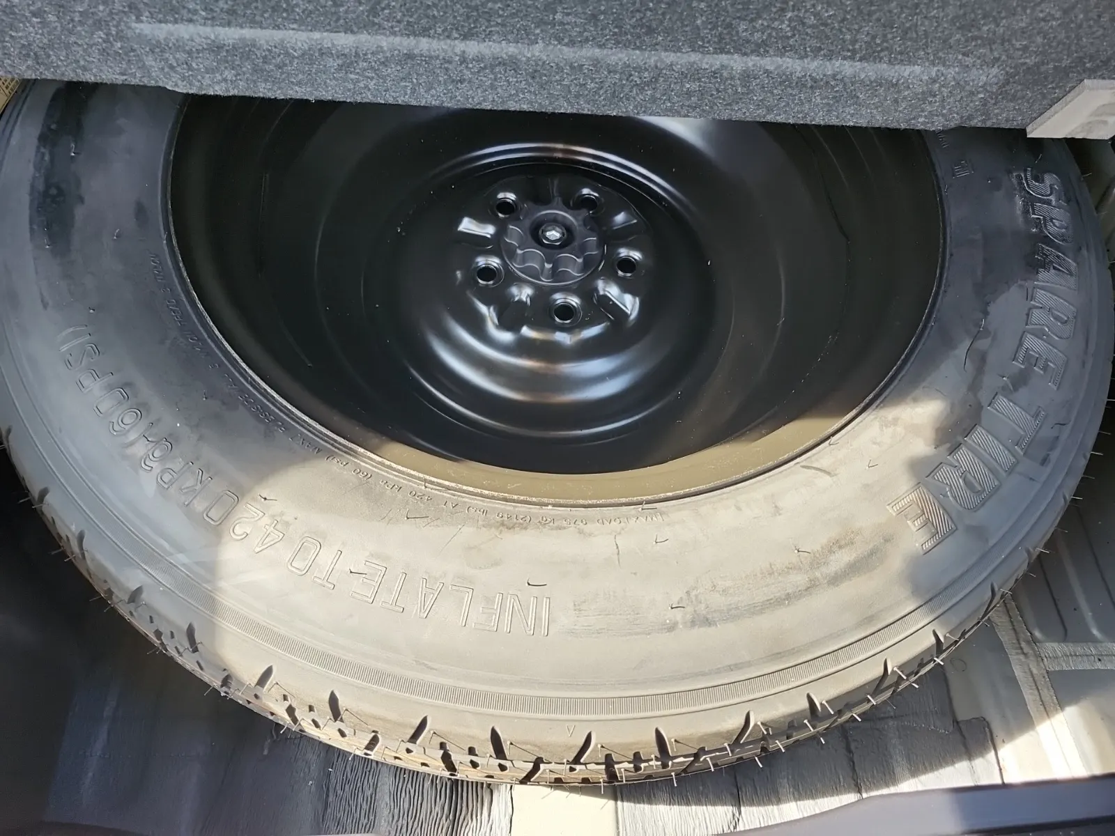 Spare Tire & Wheel Photo