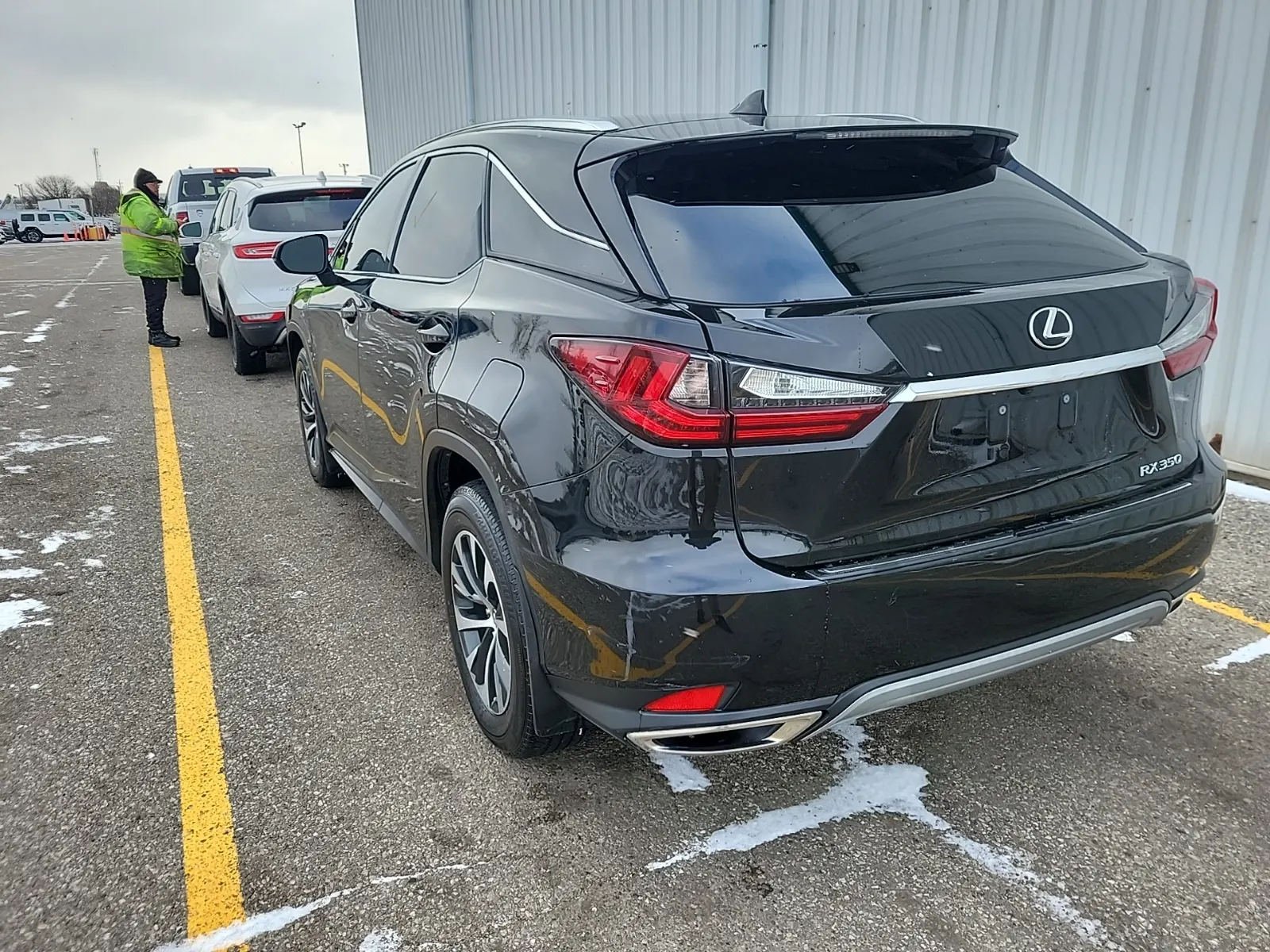 Driver Rear 3/4 Photo