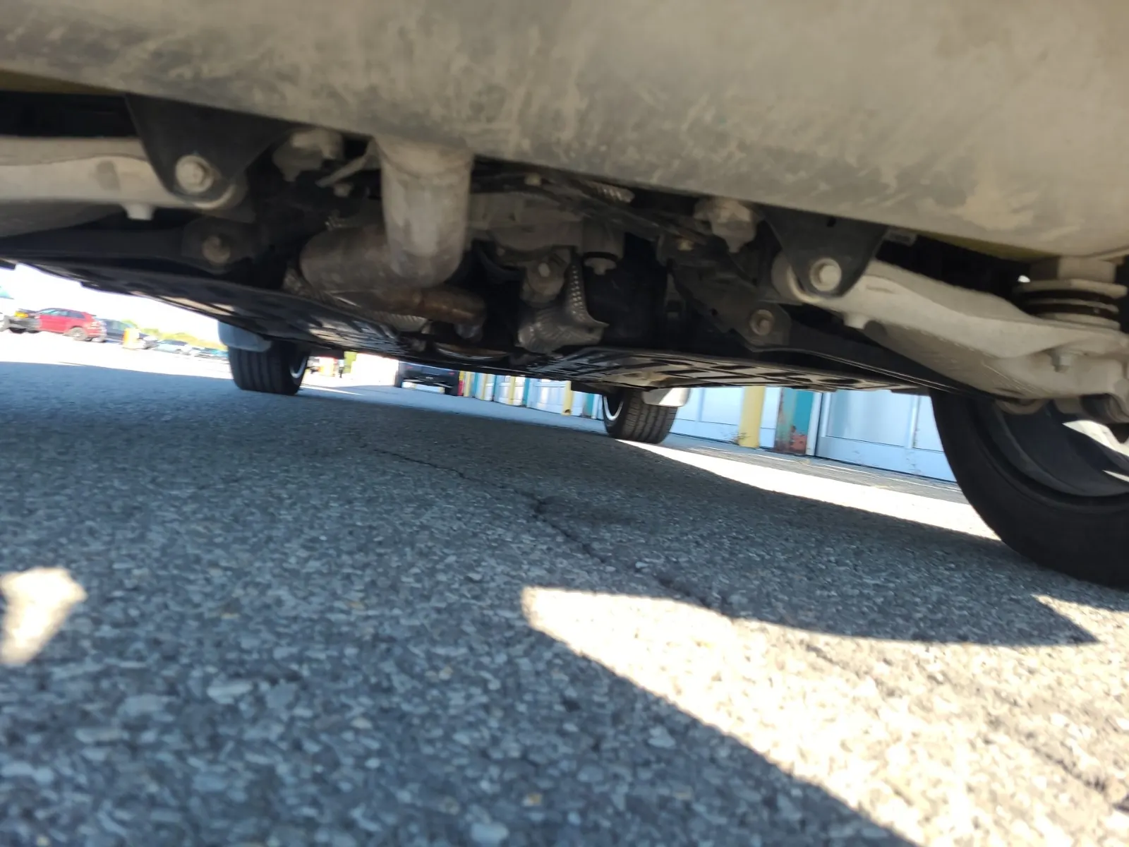 Undercarriage - Rear Photo