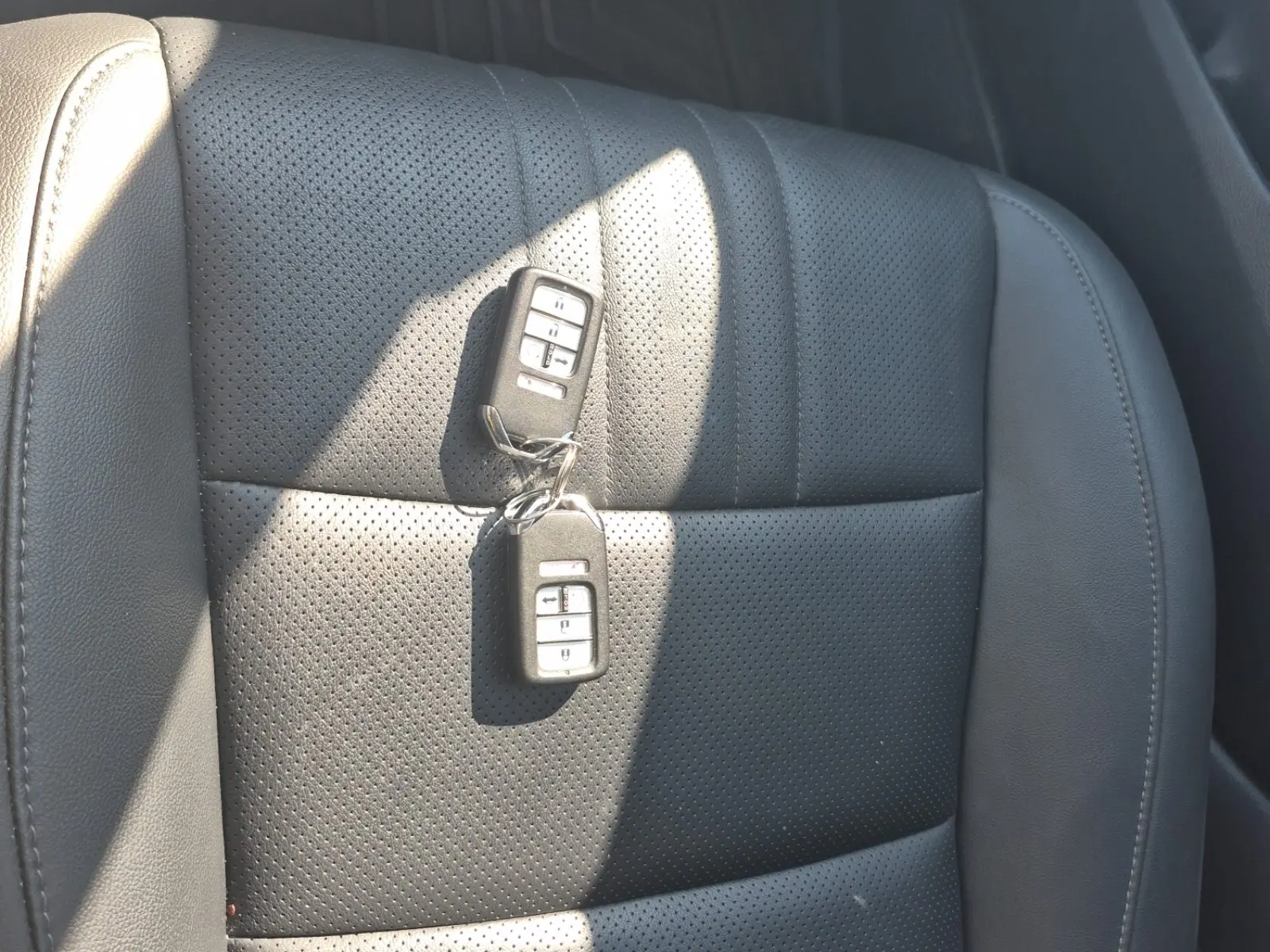 Keys/Fobs/Manual Photo