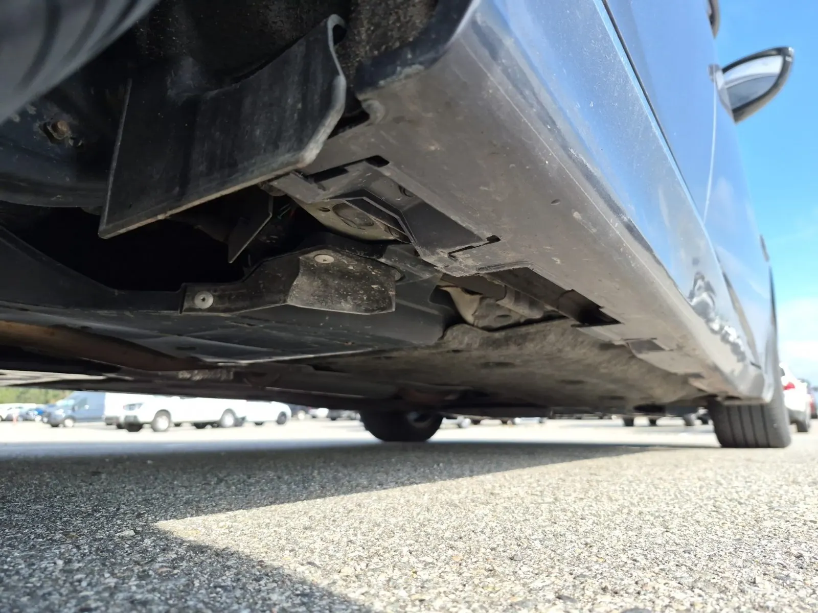 Undercarriage - Passenger Photo