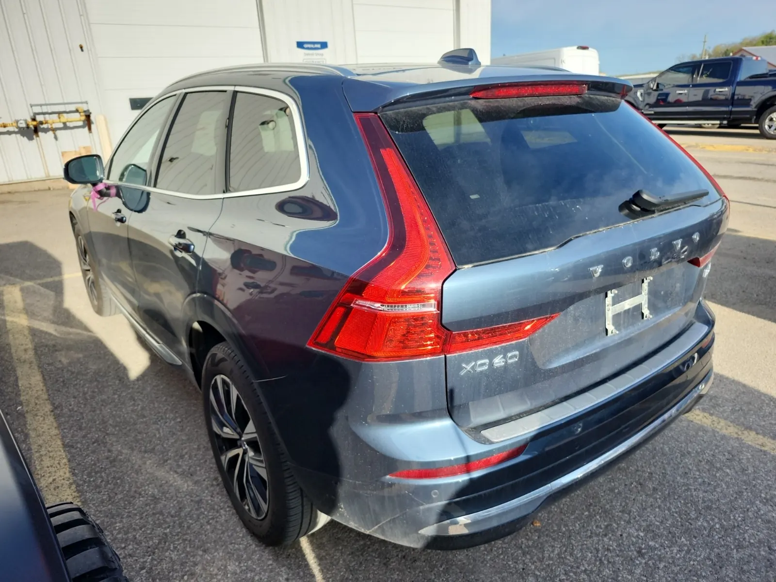 Driver Rear 3/4 Photo