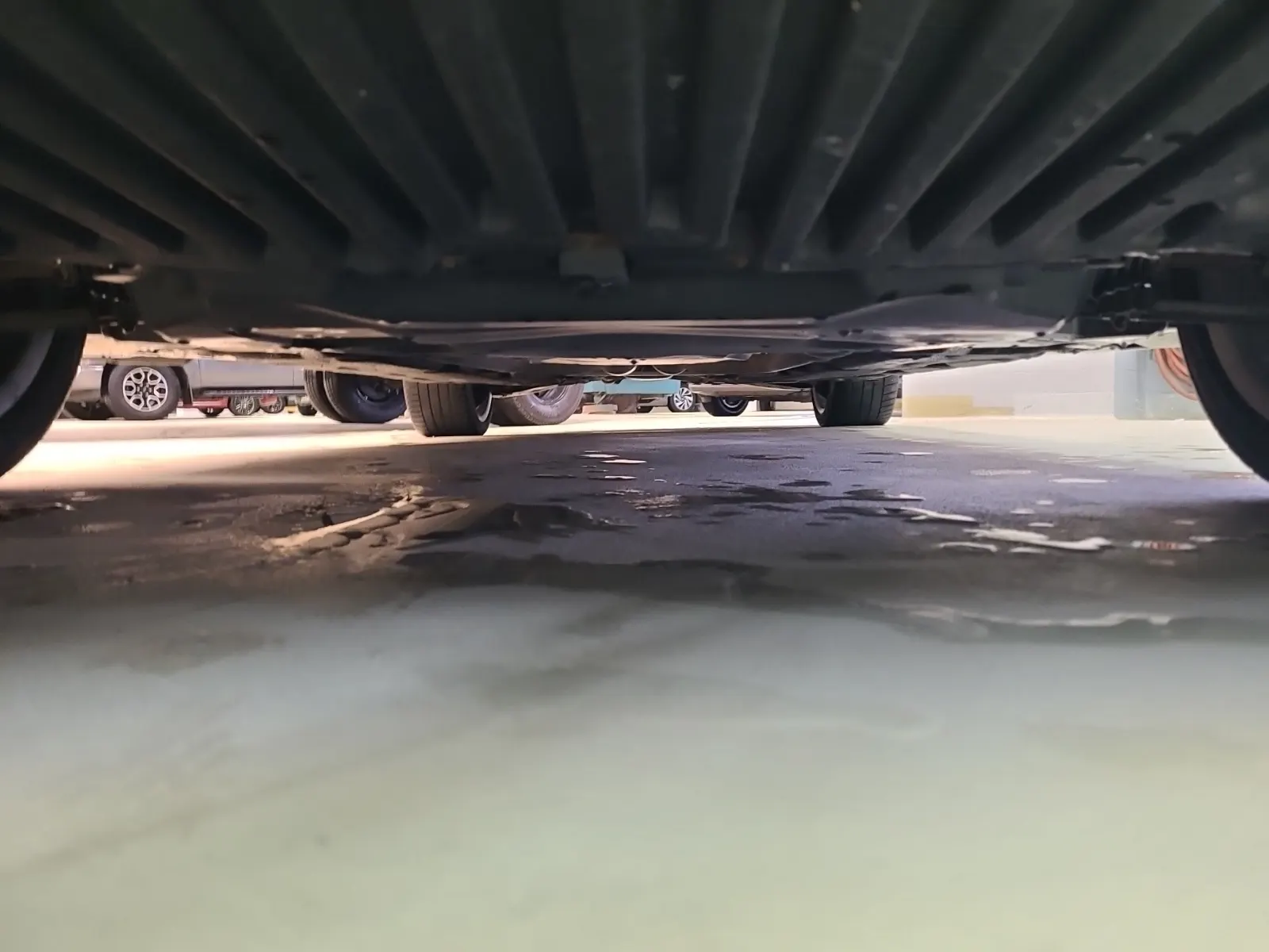Undercarriage - Front Photo