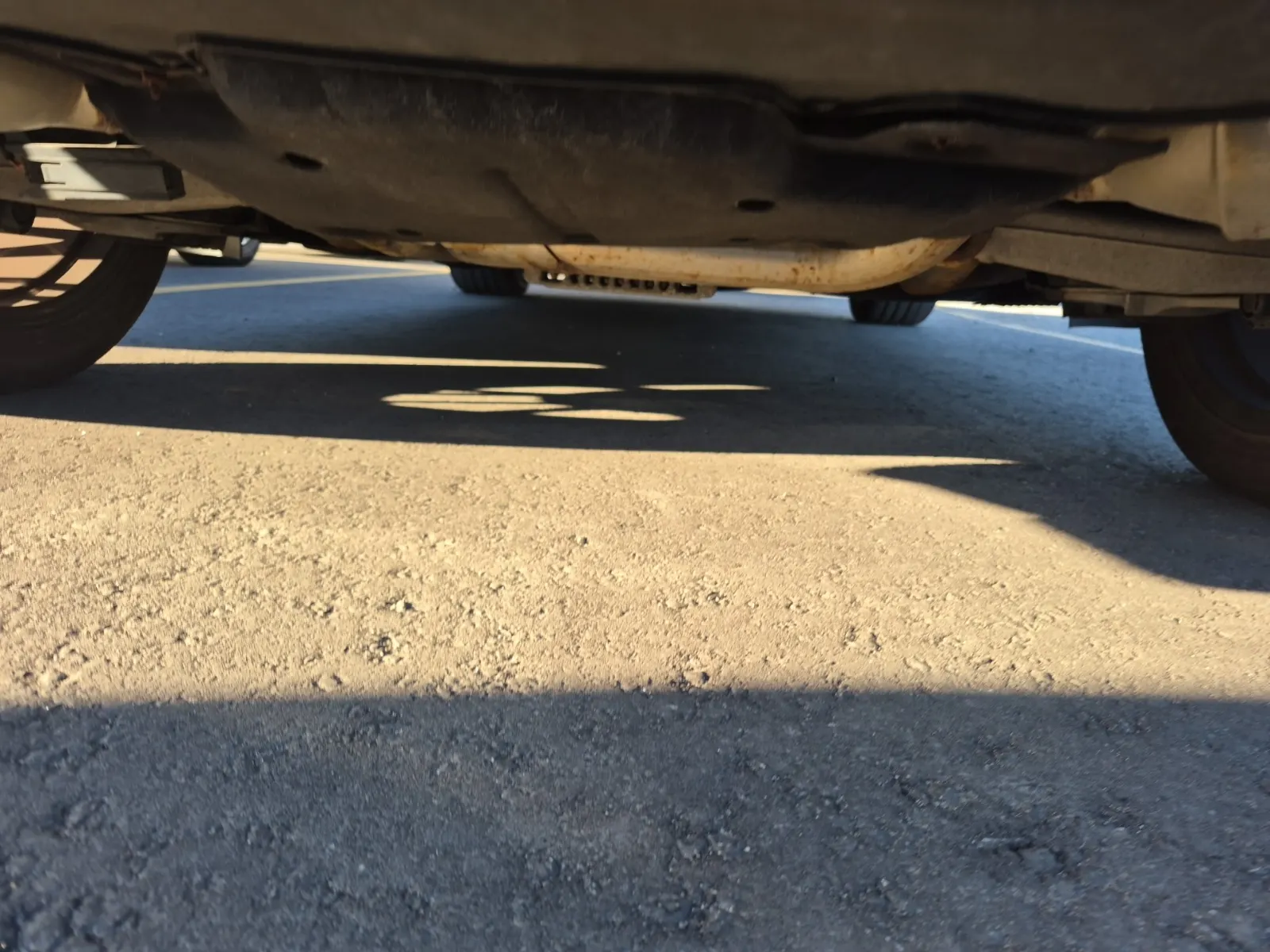 Undercarriage - Rear Photo