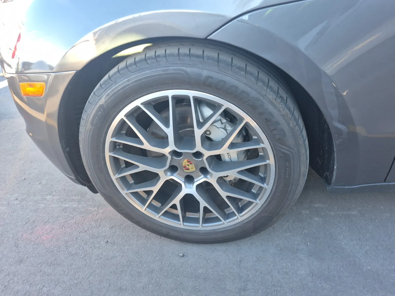 Front driver wheel/tire photo