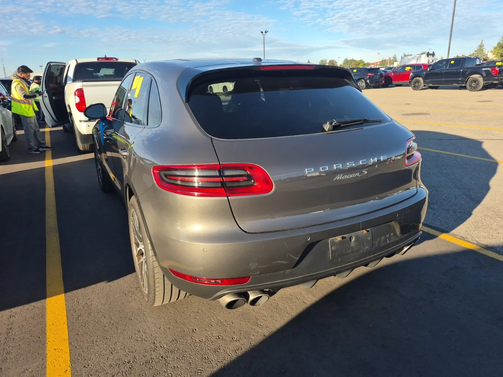 Driver Rear 3/4 Photo