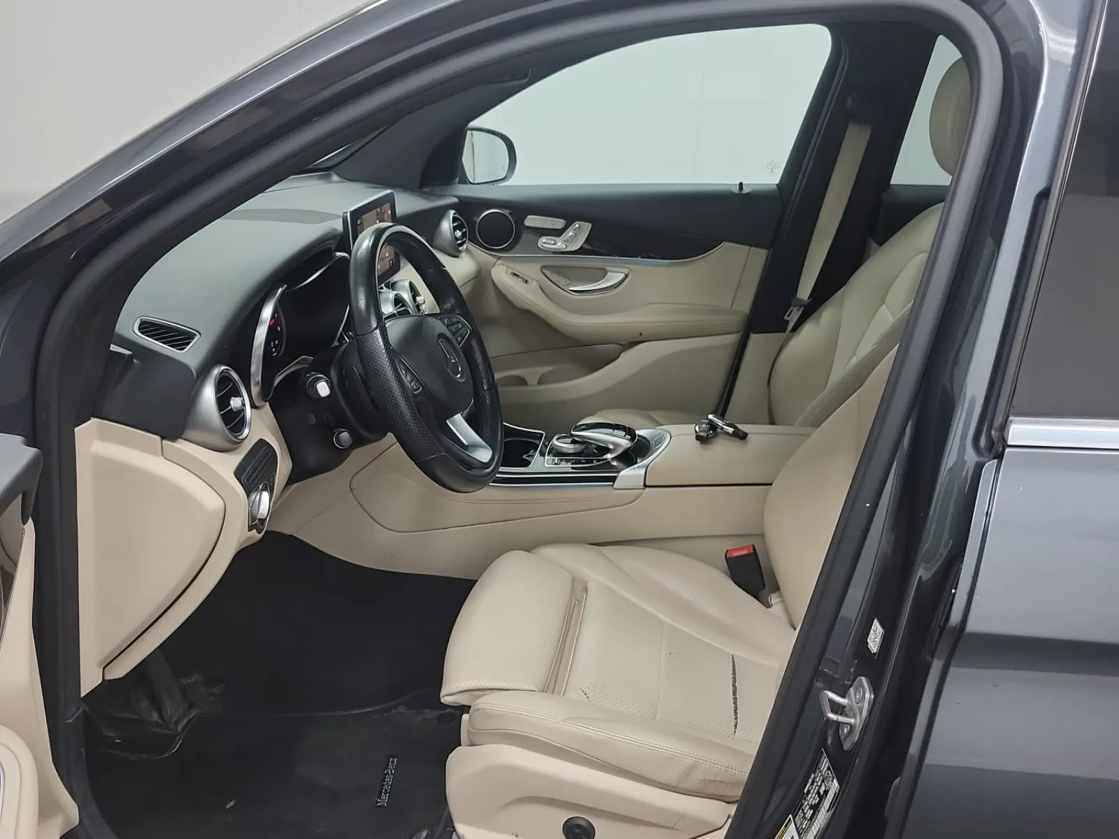 Front Interior Photo