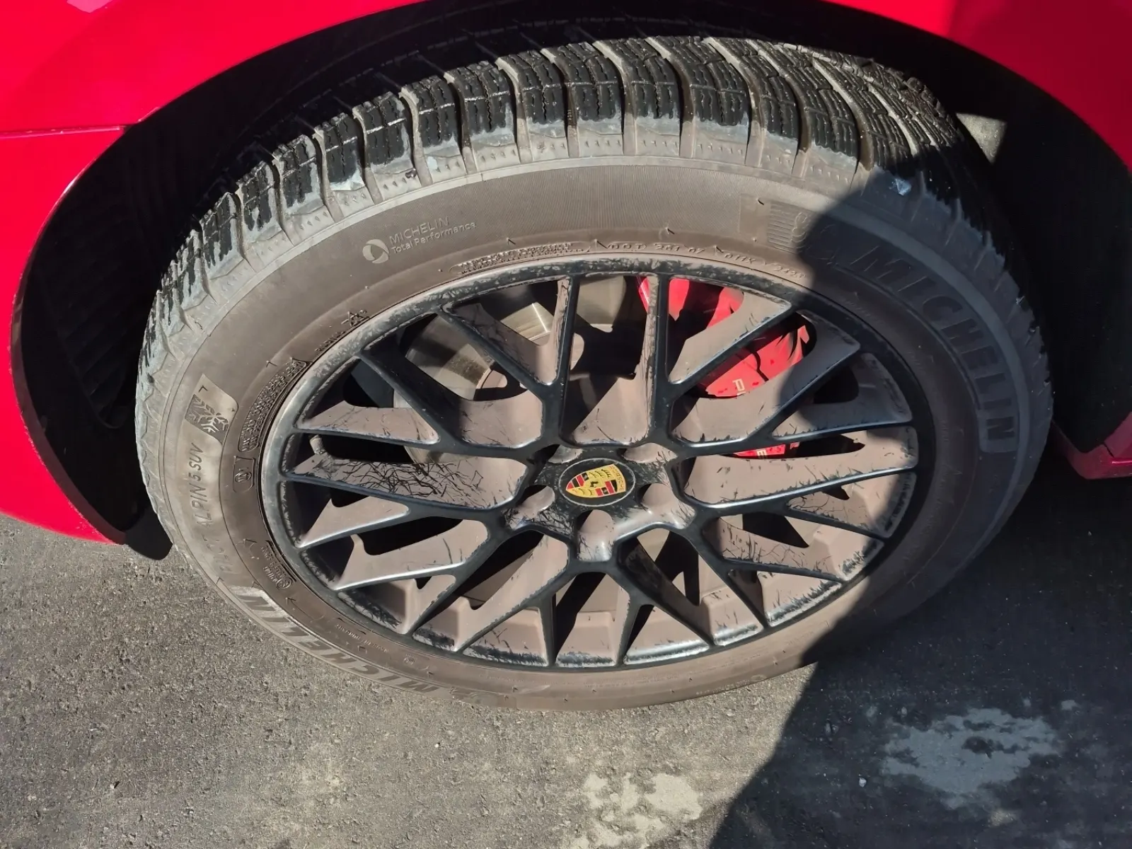 Front driver wheel/tire photo