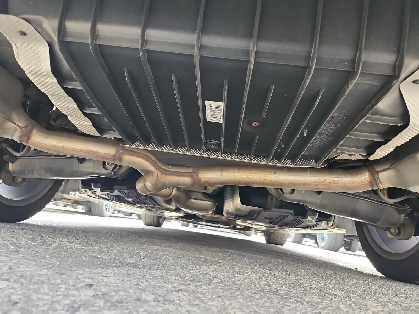 Undercarriage - Rear Photo