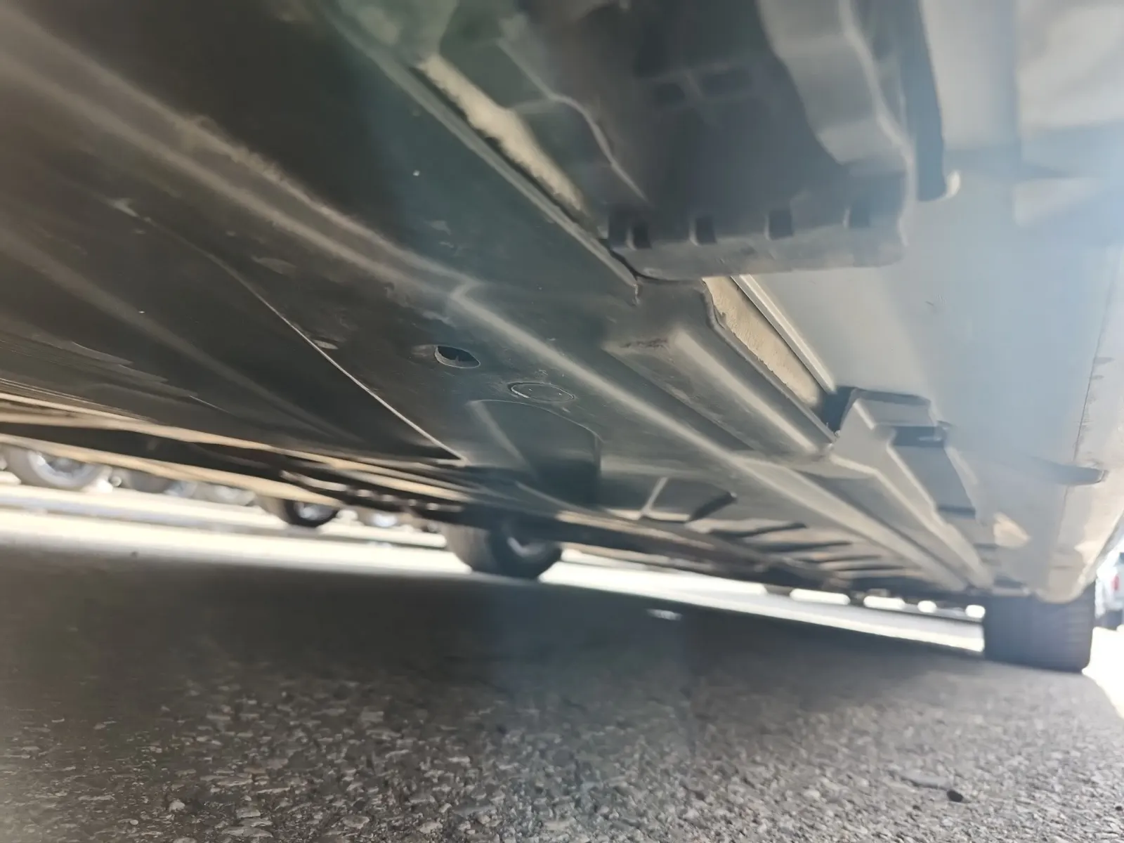 Undercarriage - Passenger Photo