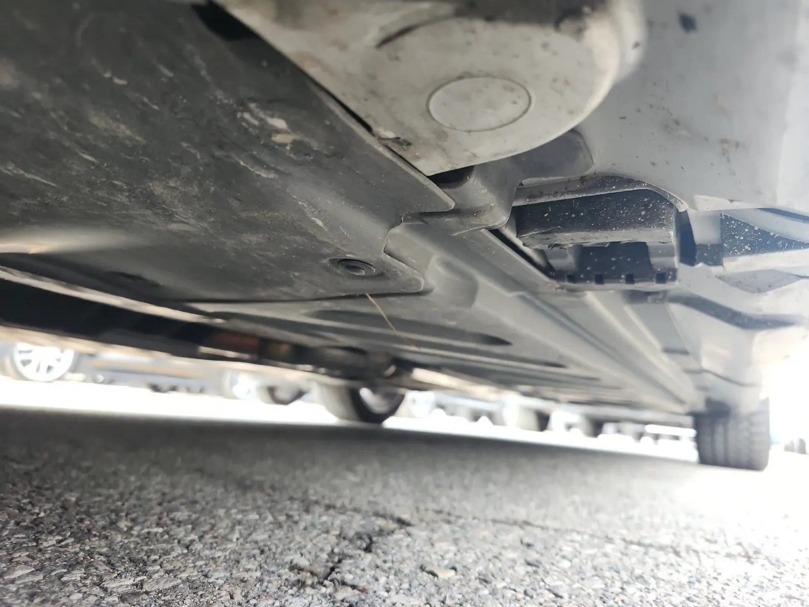 Undercarriage - Driver Photo