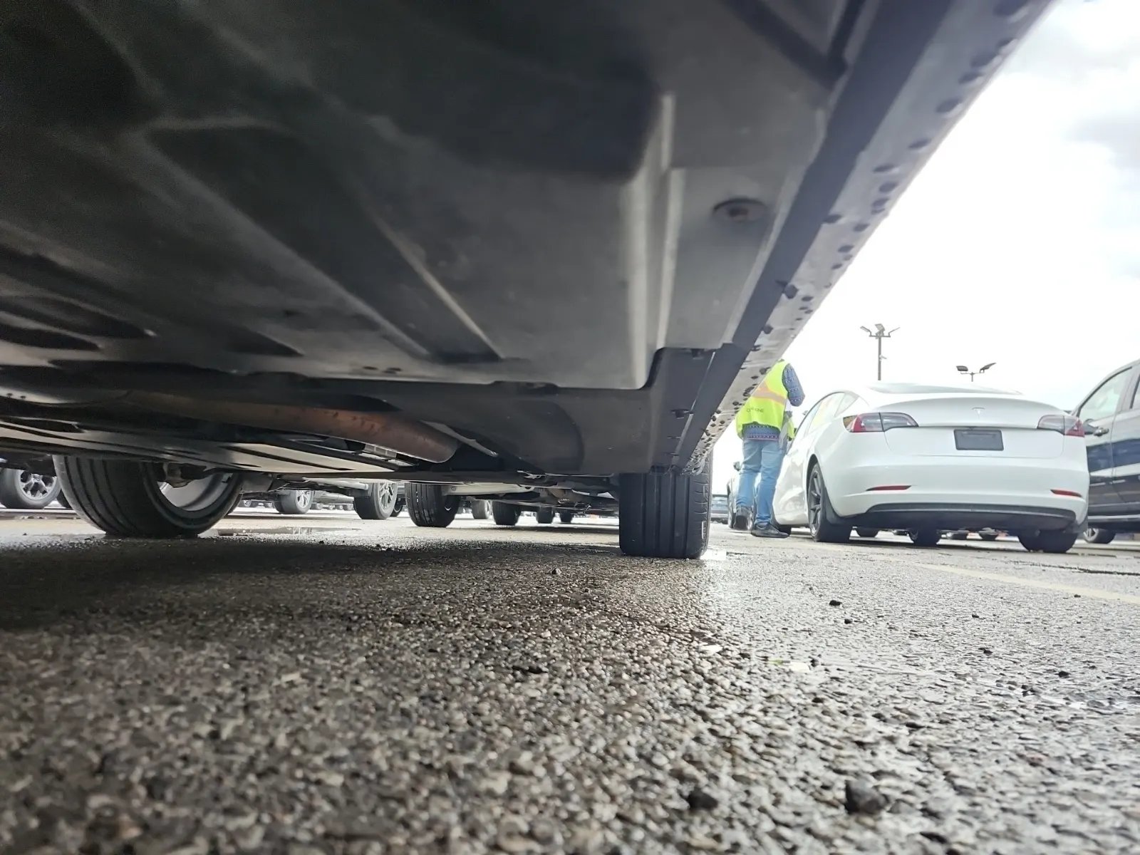 Undercarriage - Passenger Photo