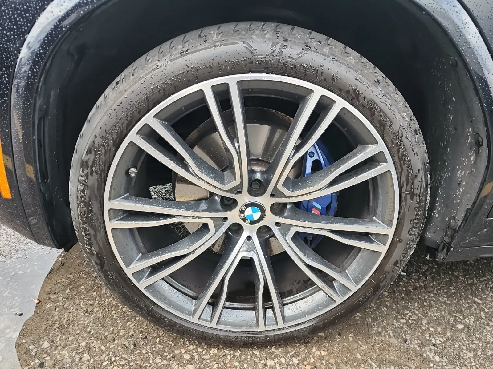 Front driver wheel/tire photo