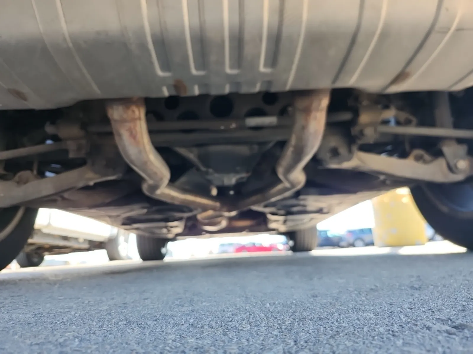 Undercarriage - Rear Photo