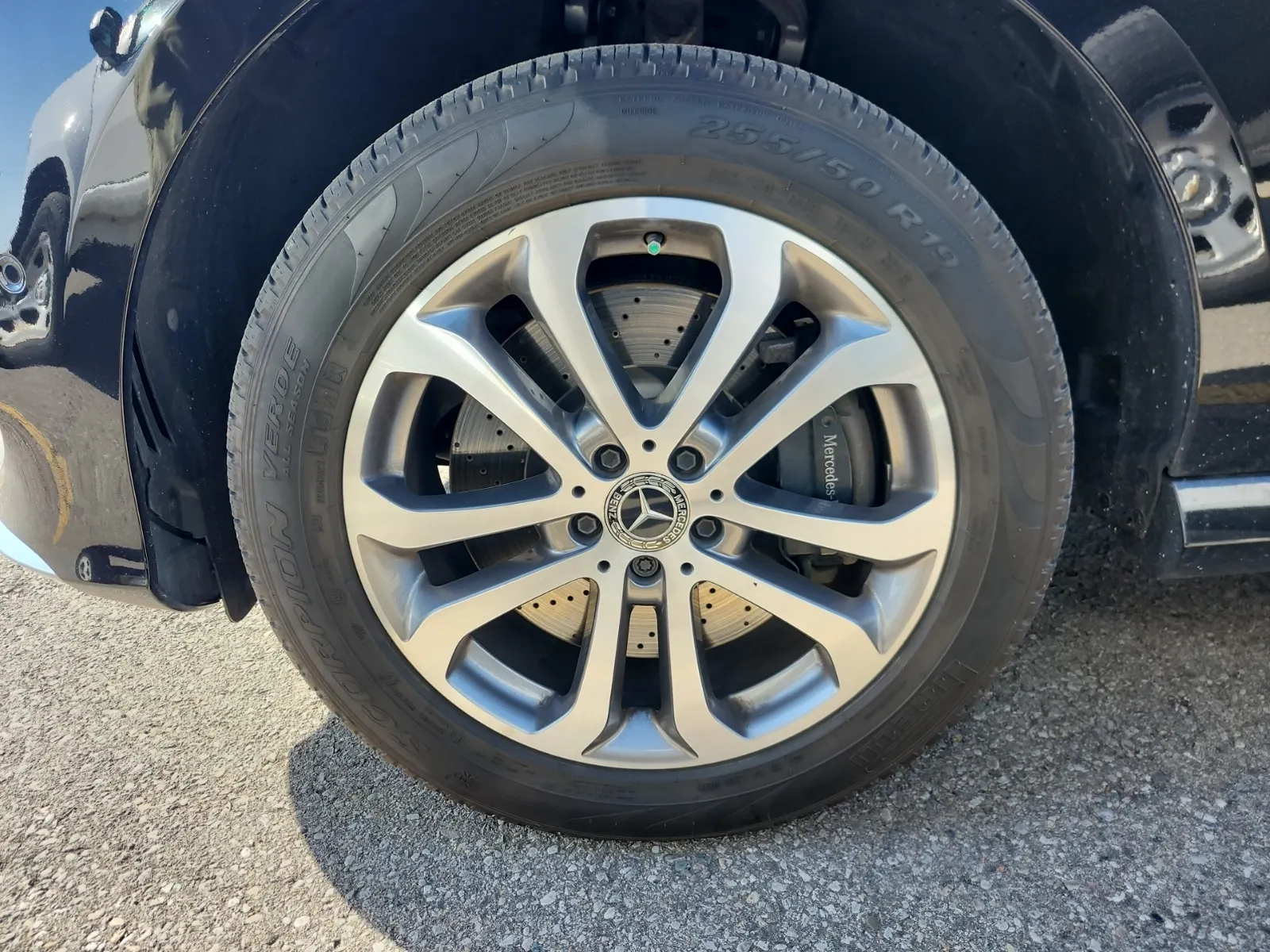 Front driver wheel/tire photo