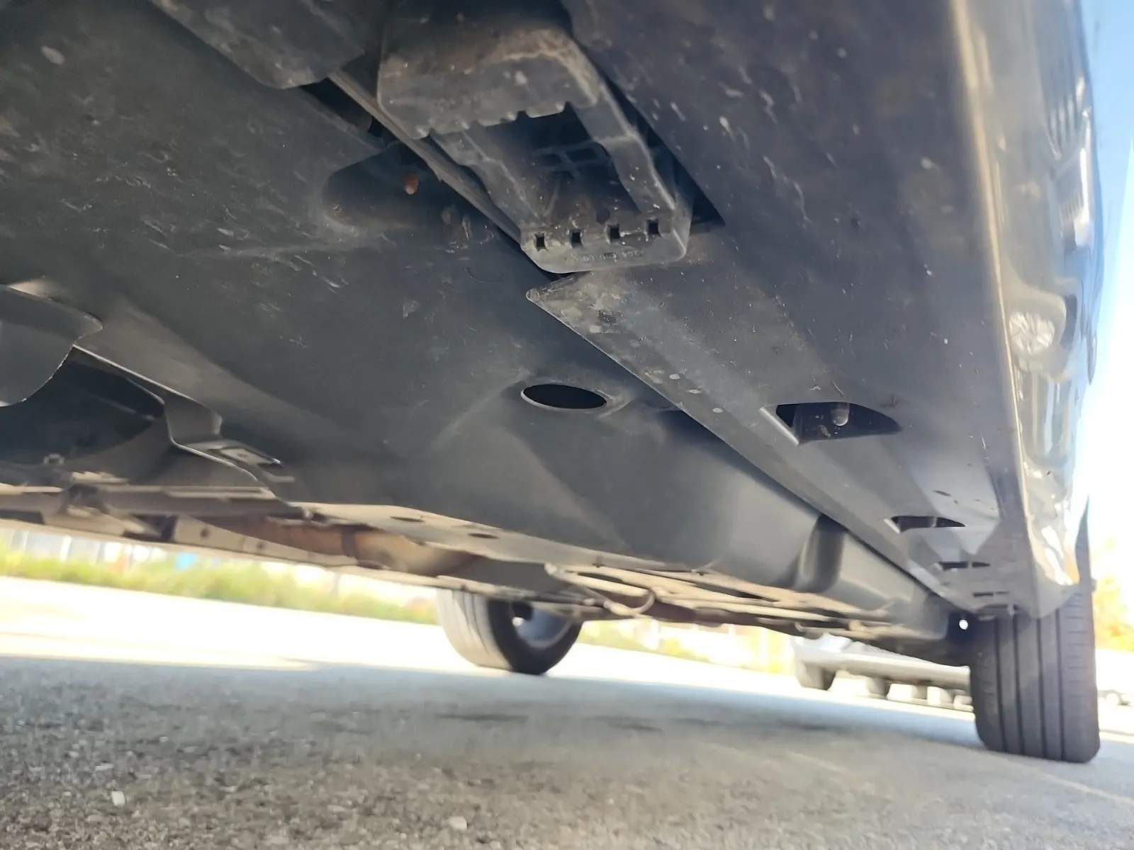 Undercarriage - Driver Photo