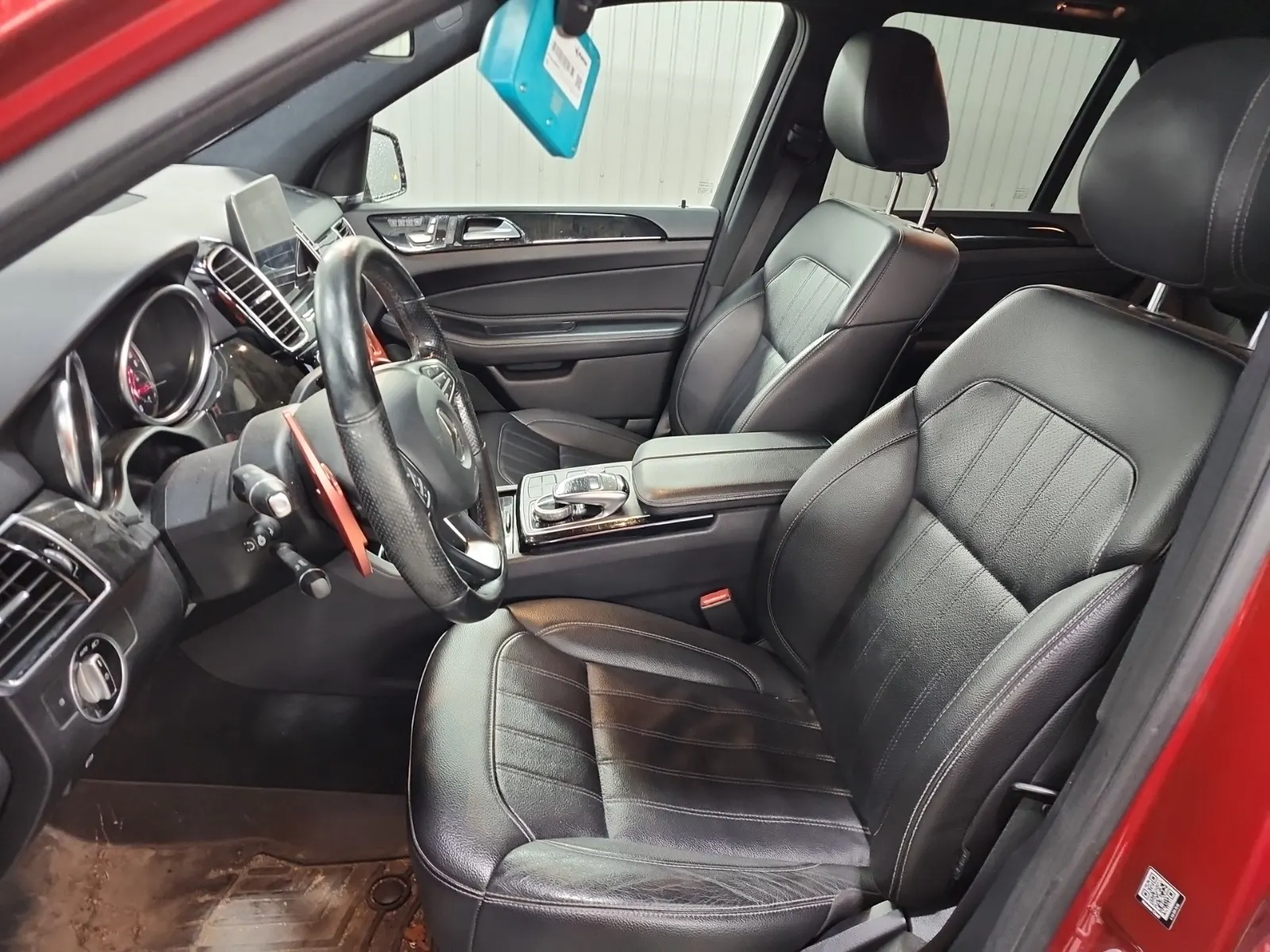 Front Interior Photo