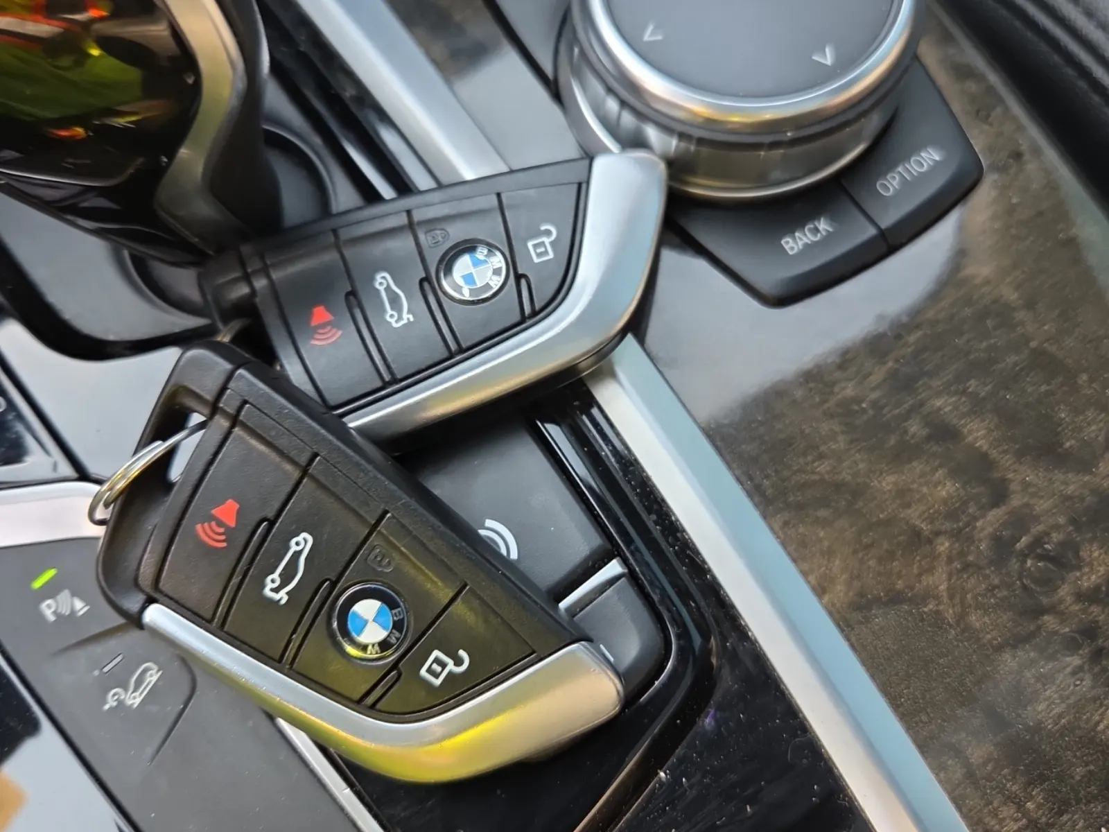 Keys/Fobs/Manual Photo