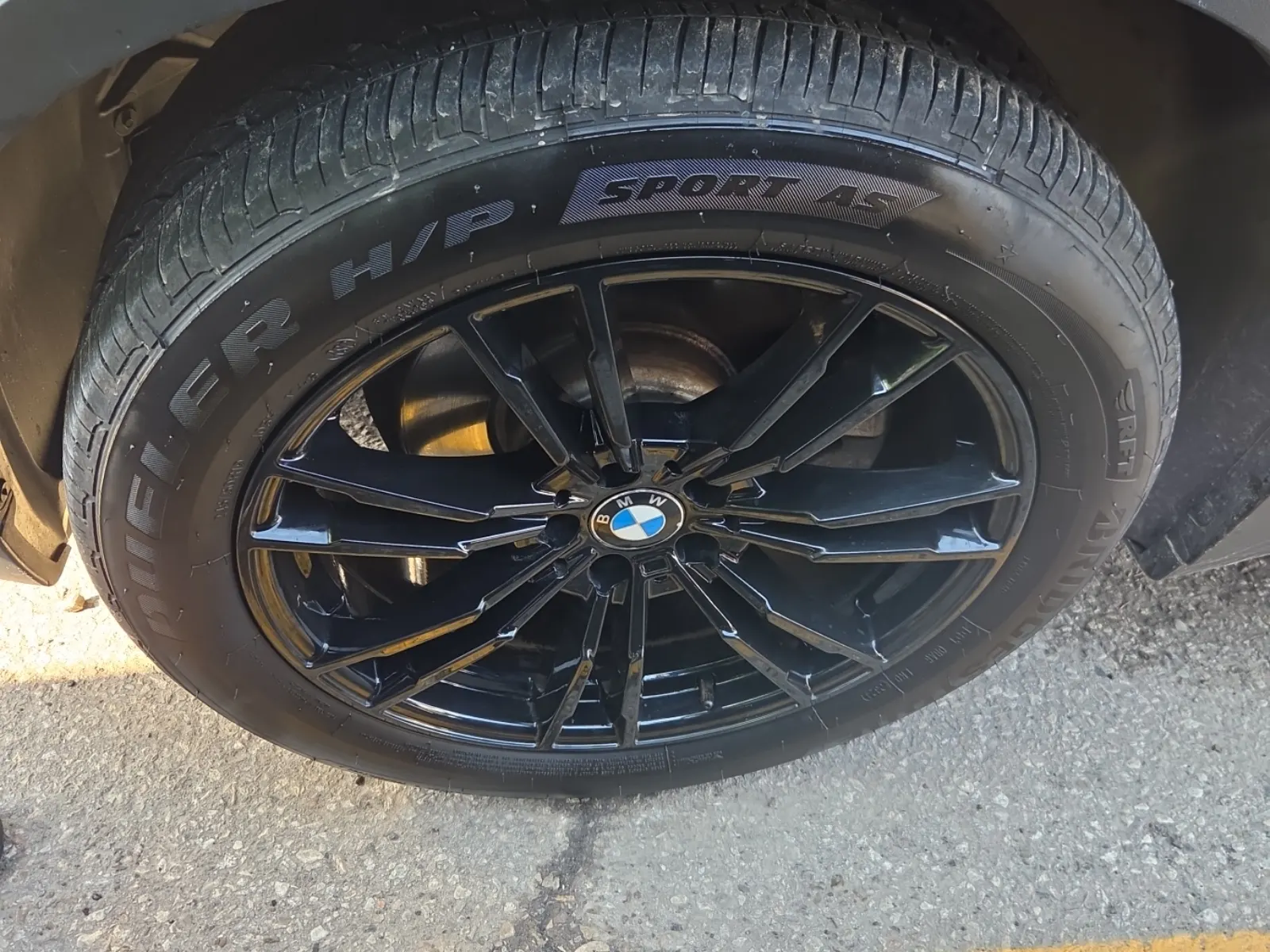 Front driver wheel/tire photo