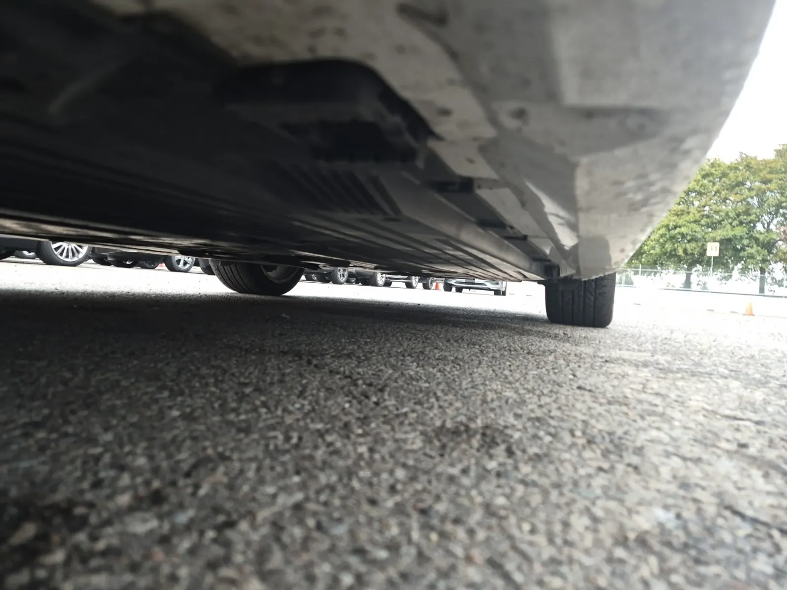Undercarriage - Driver Photo
