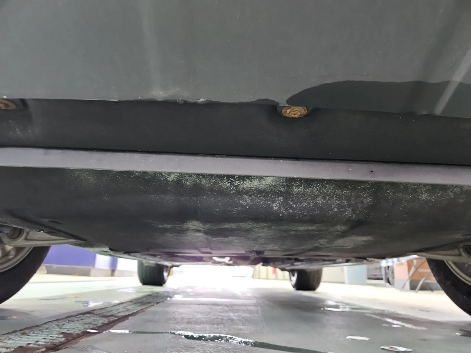 Undercarriage - Front Photo