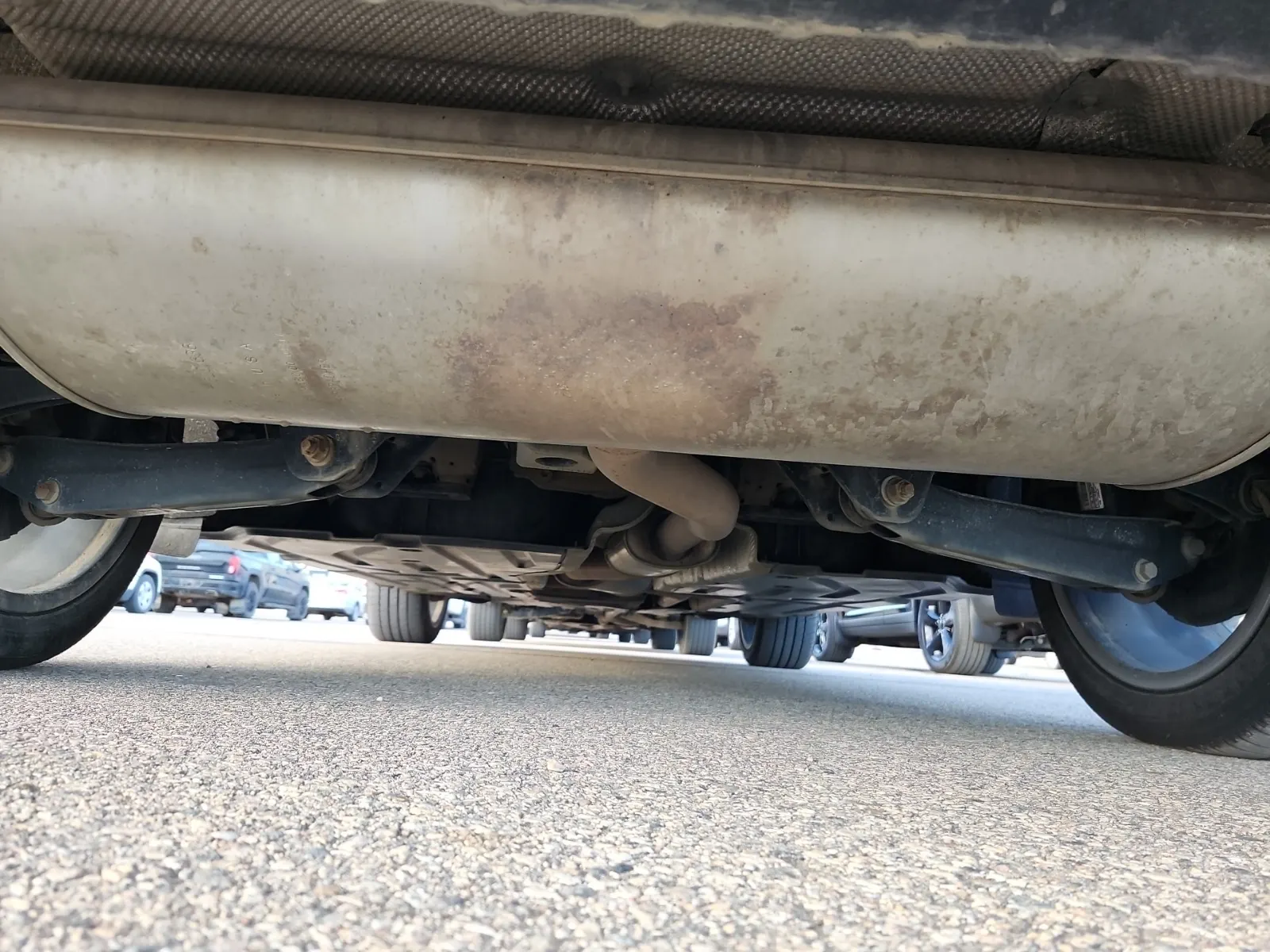 Undercarriage - Rear Photo