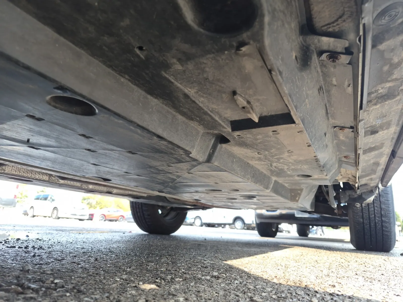 Undercarriage - Driver Photo