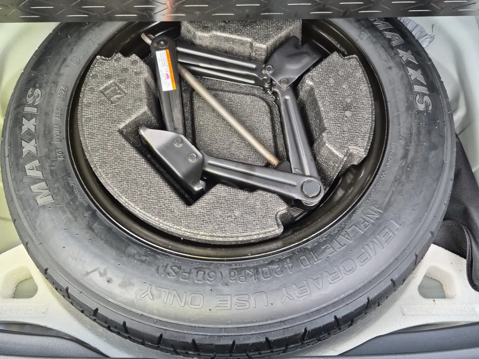 Spare Tire & Wheel Photo