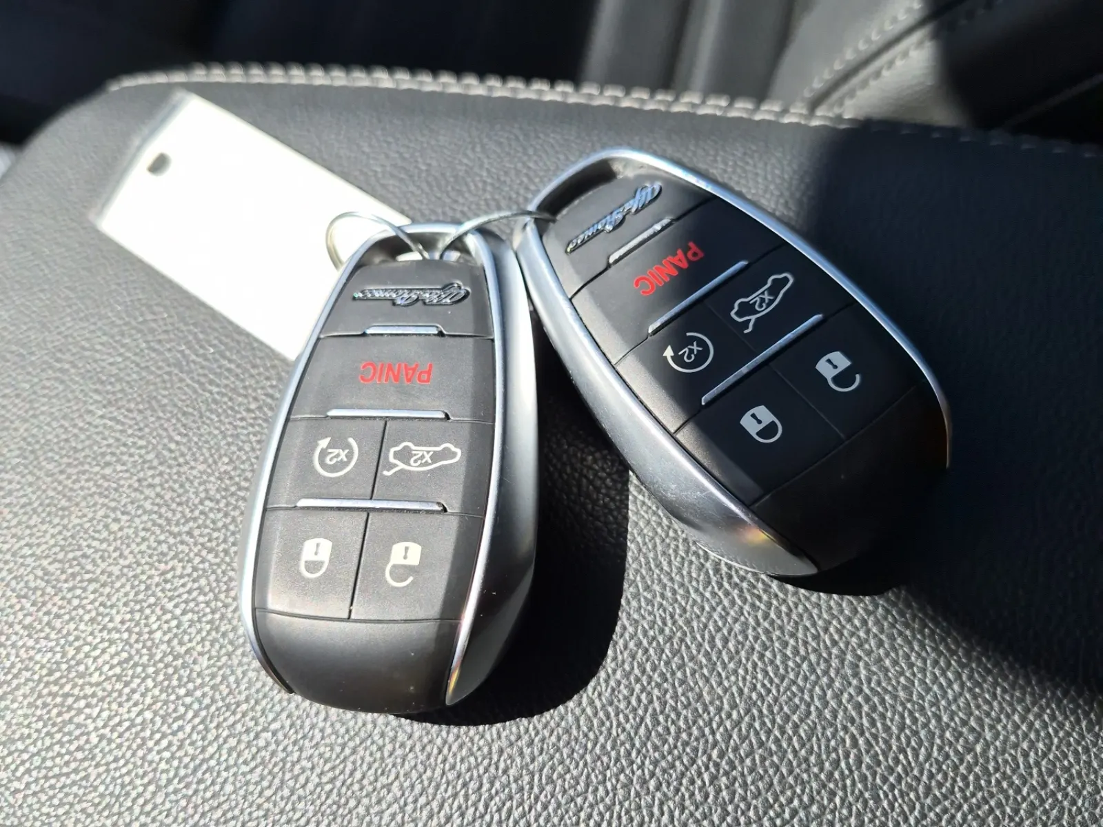 Keys/Fobs/Manual Photo